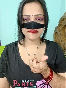 Snapshot of Beauty-3 chatting on 04-22-26, 05:58 Beauty-3 online show from 04-22-26, 05:58