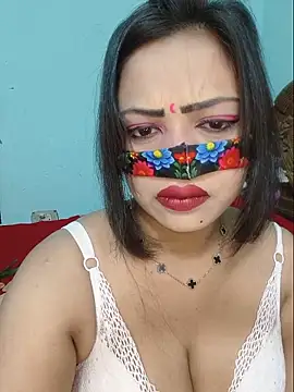 Snapshot of Beauty-3 chatting on 05-23-26, 08:13 Beauty-3 online show from 05-23-26, 08:13