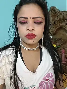 Snapshot of Beauty-3 chatting on 05-27-26, 04:15 Beauty-3 online show from 05-27-26, 04:15