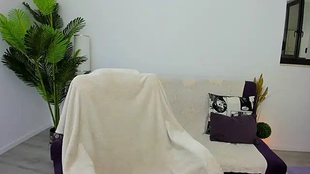 Karinna Shine online show from 03-03-26, 04:24