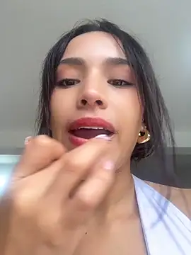 Mia-villalobos online show from 06-10-26, 03:22
