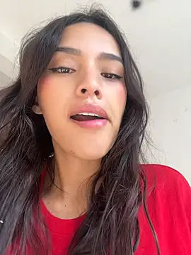 Snapshot of Mia-villalobos chatting on 06-15-26, 01:57 Mia-villalobos online show from 06-15-26, 01:57