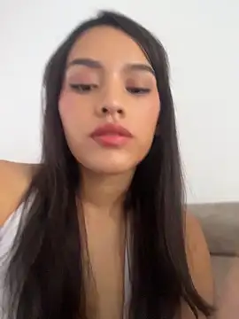 Snapshot of Mia-villalobos chatting on 06-28-26, 03:40 Mia-villalobos online show from 06-28-26, 03:40
