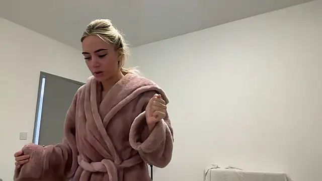 Naughtyblondex online show from 04-02-26, 12:03