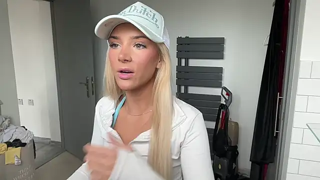 Naughtyblondex online show from 04-12-26, 01:05