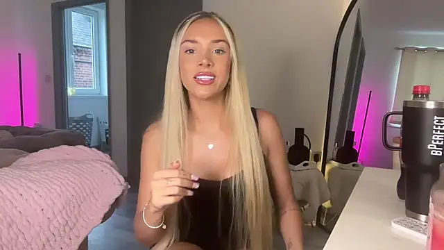 Naughtyblondex online show from 06-21-26, 07:49