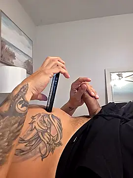 Snapshot of DoggiiDick chatting on 02-28-26, 06:31 DoggiiDick online show from 02-28-26, 06:31