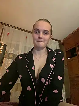 LunaVey online show from 08-06-26, 07:27