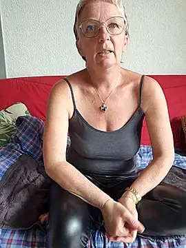 lescoquinsdu40 online show from 04-02-26, 12:25