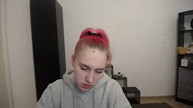 Scarlett lil online show from 03-25-26, 08:53