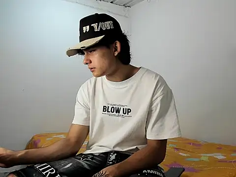 monky 0002 online show from 05-08-26, 03:39