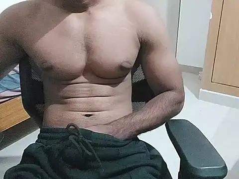Snapshot of kratosTheHunk chatting on 06-09-26, 05:35 kratosTheHunk online show from 06-09-26, 05:35