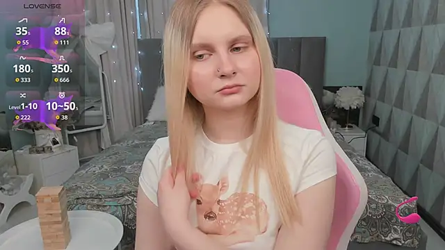 Emma Catchel online show from 03-06-26, 09:17