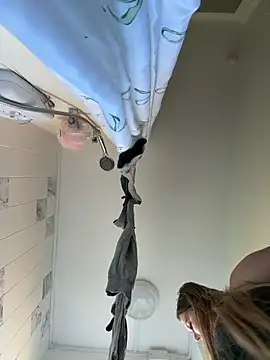 BeeMay22 online show from 04-23-26, 08:02