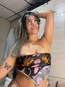 stefanyqueen69 online show from 05-13-26, 10:49