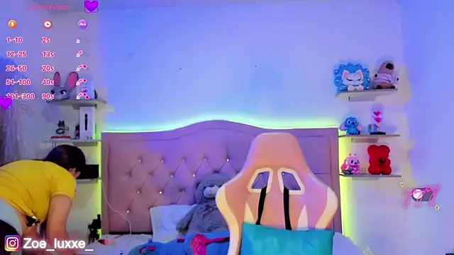 Zoe Luxxe  online show from 05-23-26, 12:16