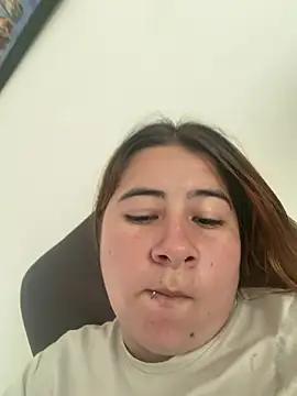Zoe Luxxe  online show from 05-28-26, 07:11