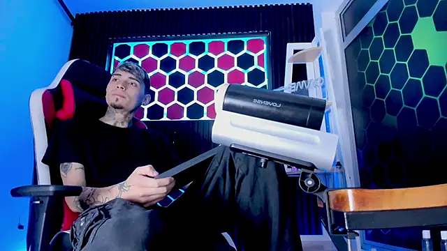 Max Hader  online show from 04-02-26, 03:15