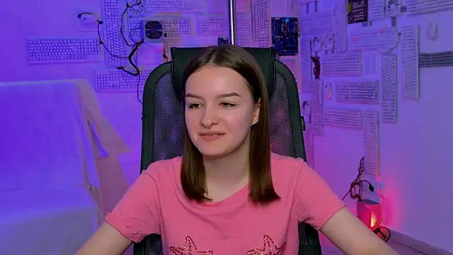 Snapshot of KellieBanshe chatting on 06-15-26, 04:58 KellieBanshe online show from 06-15-26, 04:58