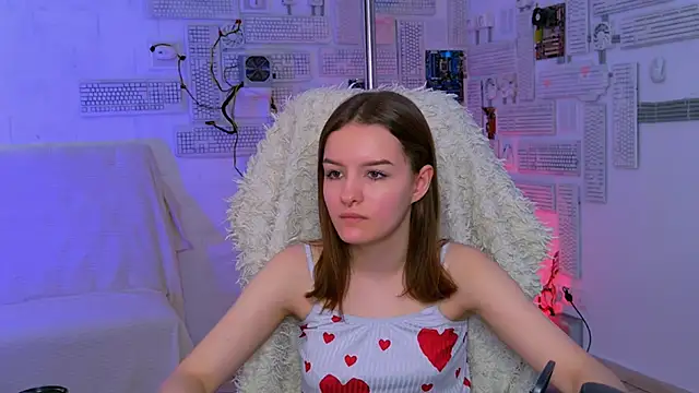 Snapshot of KellieBanshe chatting on 06-19-26, 04:39 KellieBanshe online show from 06-19-26, 04:39