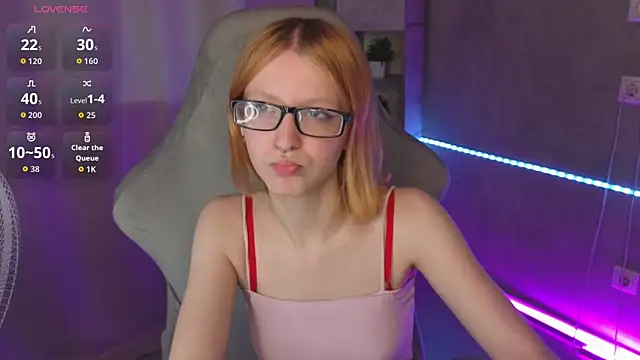 Emma Dusk online show from 06-28-26, 09:37