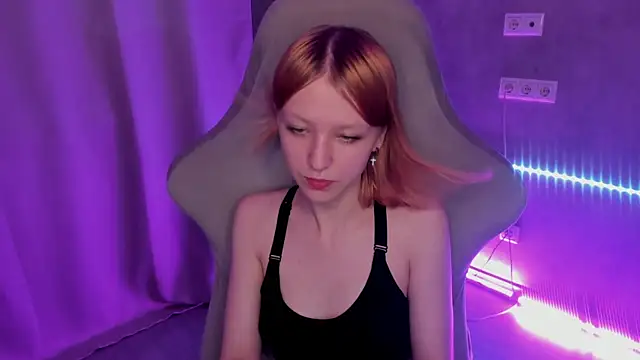 Emma Dusk online show from 07-06-26, 01:02