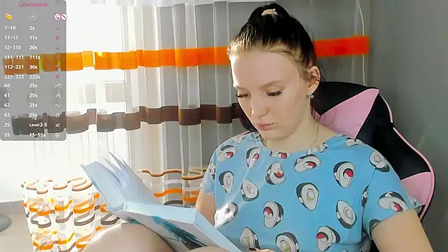 Snapshot of Mary_Blu chatting on 02-17-25, 07:26 Mary Blu online show from 02-17-25, 07:26