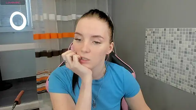 Snapshot of Mary_Blu chatting on 02-22-25, 05:12 Mary Blu online show from 02-22-25, 05:12