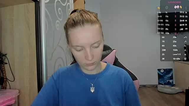 Snapshot of Mary_Blu chatting on 09-27-25, 07:46 Mary Blu online show from 09-27-25, 07:46