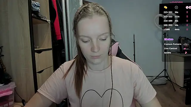 Snapshot of Mary_Blu chatting on 10-12-25, 09:08 Mary Blu online show from 10-12-25, 09:08