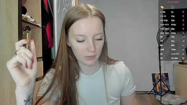 Snapshot of Mary_Blu chatting on 10-25-25, 12:34 Mary Blu online show from 10-25-25, 12:34