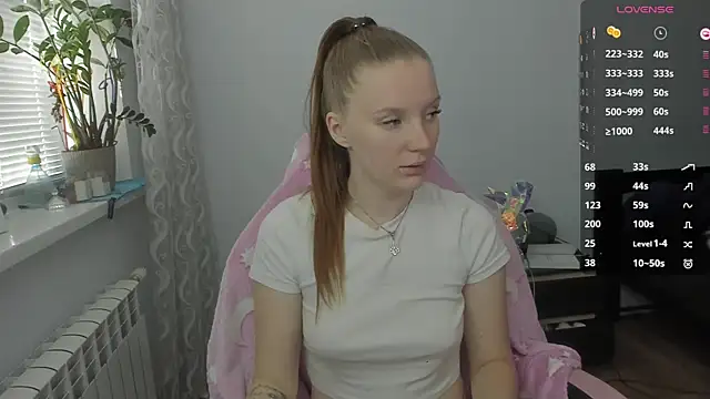 Snapshot of Mary_Blu chatting on 10-31-25, 09:54 Mary Blu online show from 10-31-25, 09:54