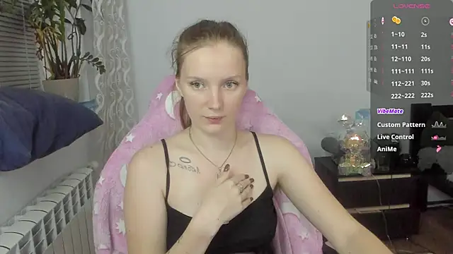 Snapshot of Mary_Blu chatting on 11-09-25, 10:41 Mary Blu online show from 11-09-25, 10:41