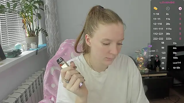 Snapshot of Mary_Blu chatting on 11-20-25, 10:26 Mary Blu online show from 11-20-25, 10:26