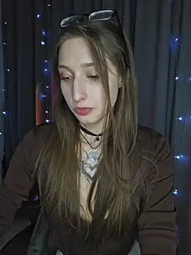 Emma Willson online show from 04-17-26, 02:42