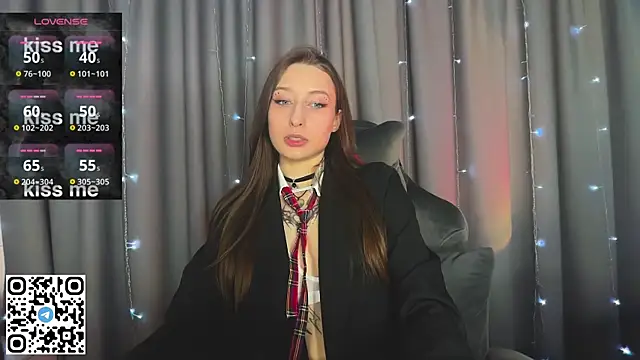 Snapshot of Emma_Willson chatting on 04-27-26, 12:58 Emma Willson online show from 04-27-26, 12:58