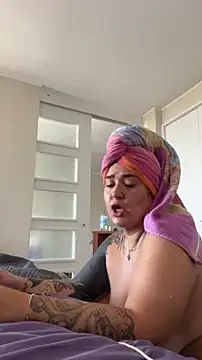 Snapshot of javieritr4 chatting on 03-11-26, 03:40 javieritr4 online show from 03-11-26, 03:40