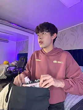 MatthewMoore  online show from 04-05-26, 01:03