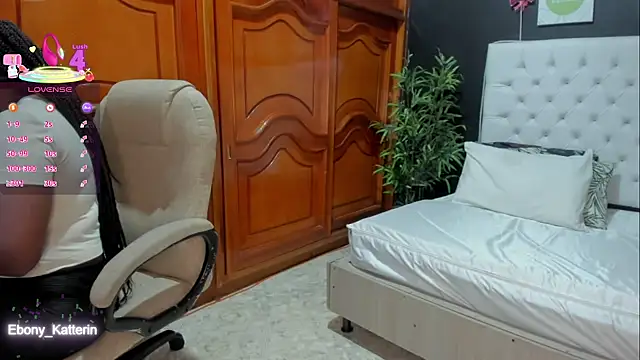ebony katterin online show from 04-11-26, 11:25