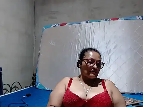 Snapshot of _BellaNocturna chatting on 04-26-26, 01:03 BellaNocturna online show from 04-26-26, 01:03