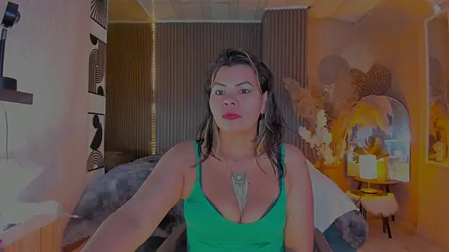 KiaraXMilf online show from 04-11-26, 12:42