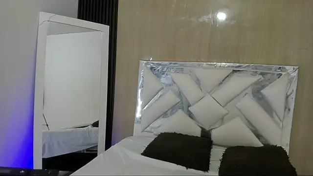 Snapshot of Nina_vegas chatting on 06-09-26, 01:34 Nina vegas online show from 06-09-26, 01:34