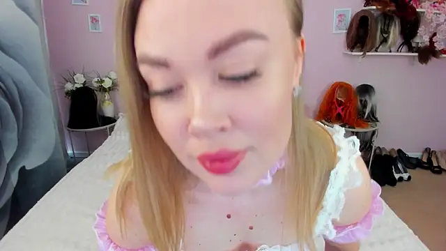 HannahWillow online show from 04-09-26, 06:30