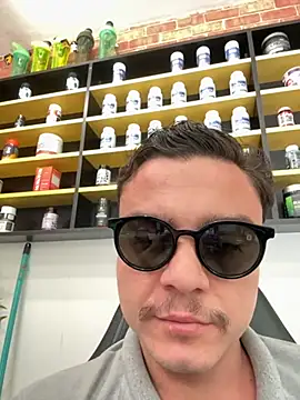 Snapshot of Arthurtatoo28 chatting on 03-03-26, 06:14 Arthurtatoo28 online show from 03-03-26, 06:14