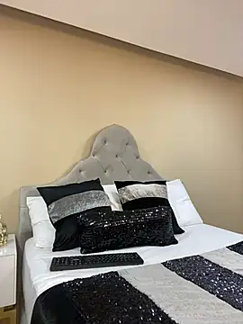 AlmaraRouge online show from 04-11-26, 08:02