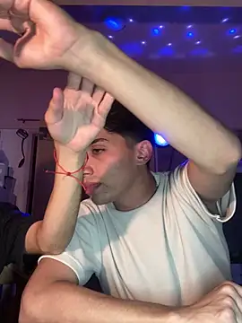 Lucasss2204 online show from 03-19-26, 04:16