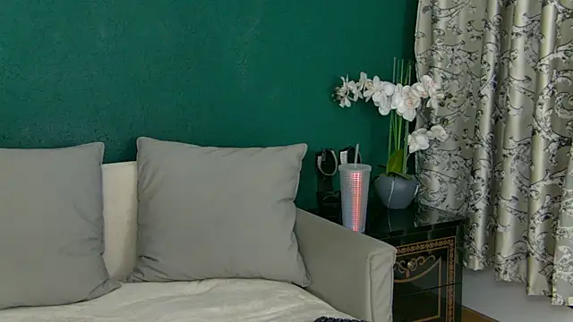Snapshot of SkinnyNatty chatting on 06-26-26, 03:44 SkinnyNatty online show from 06-26-26, 03:44