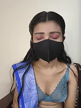 Snapshot of Rubina_69 chatting on 05-19-26, 01:00 Rubina 69 online show from 05-19-26, 01:00