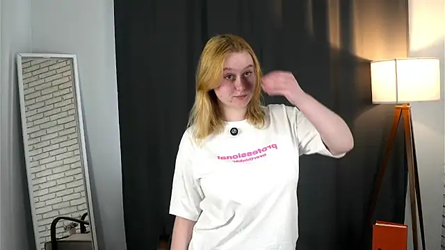 Snapshot of EdraDorsey chatting on 03-04-26, 05:02 EdraDorsey online show from 03-04-26, 05:02