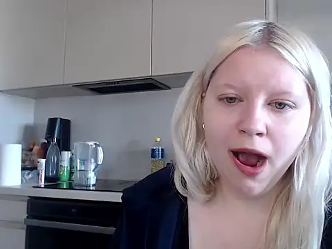 Snapshot of LenaSecret19 chatting on 04-22-26, 05:54 LenaSecret19 online show from 04-22-26, 05:54